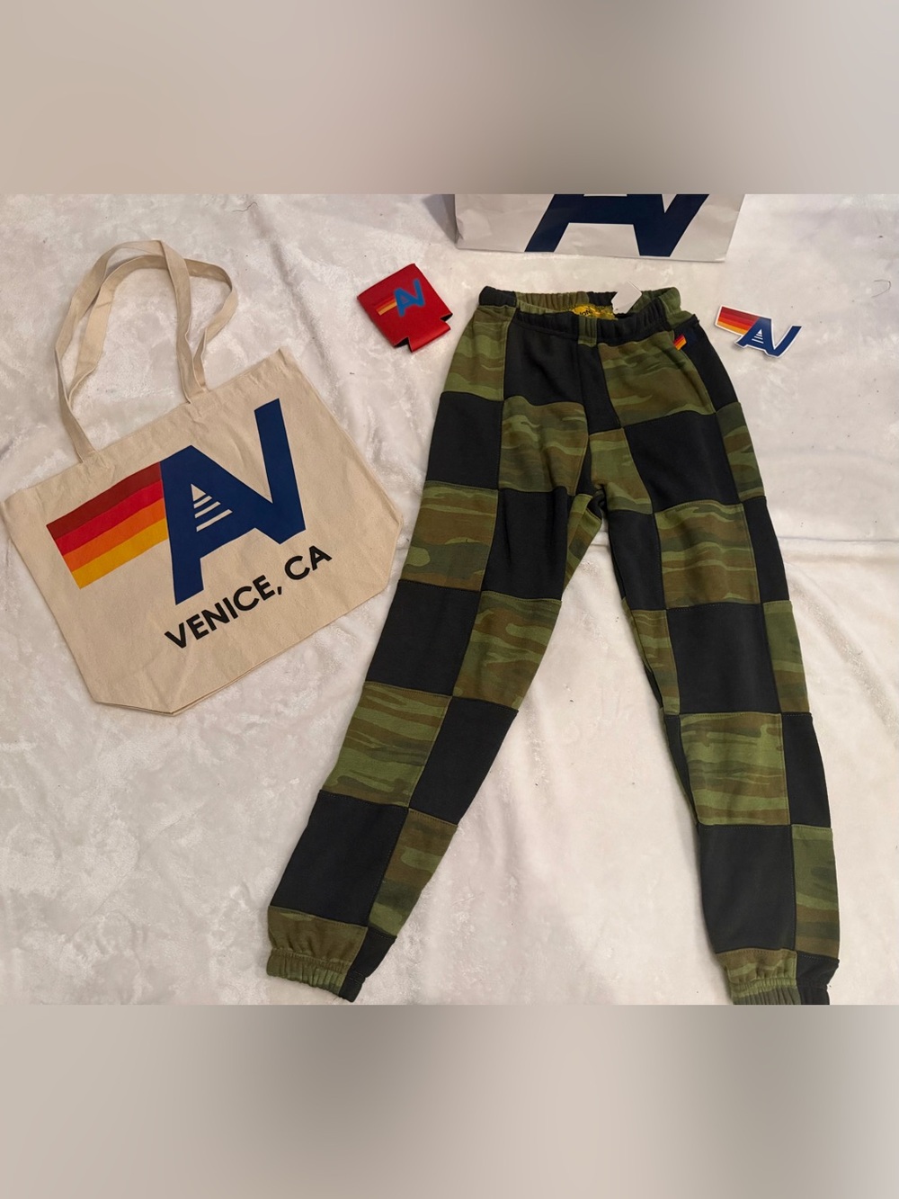 New with tag Aviator Nation Women’s Quilted Check Sweatpants Small + Tote